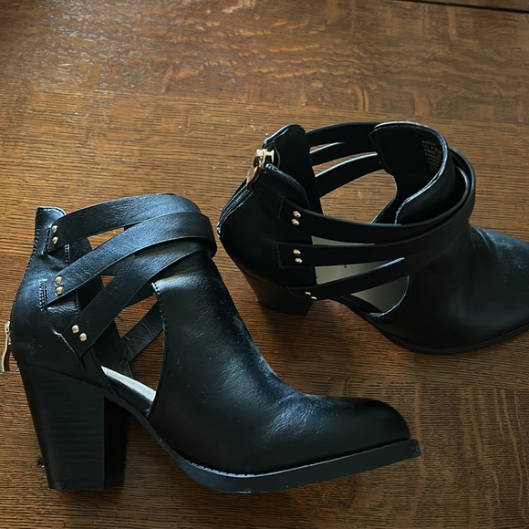 Shoedazzle Black Booties - Picture 5 of 8
